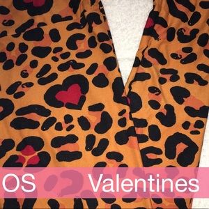 OS Valentine leopard leggings size 2-8 misses.